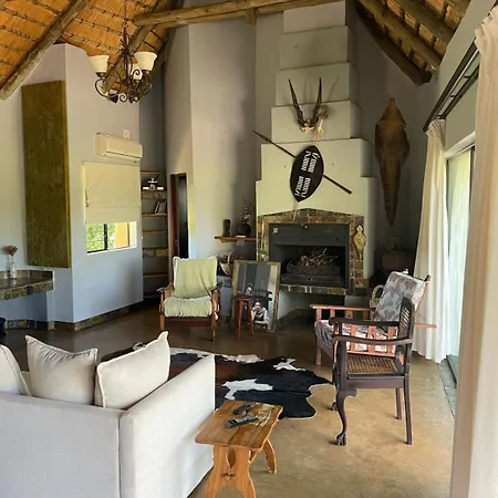 Mpofu Lodge Bergview Exterior photo