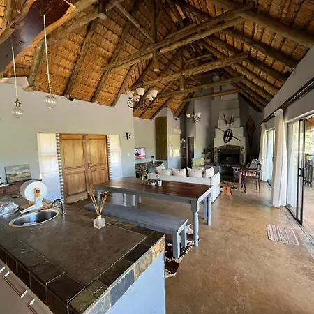Mpofu Lodge Bergview Exterior photo